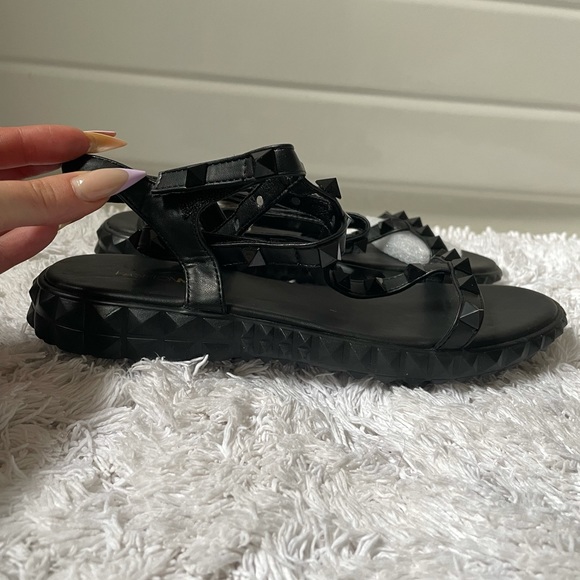 Looking Sharp Flat Sandals — Women’s 7.5 - Picture 7 of 7